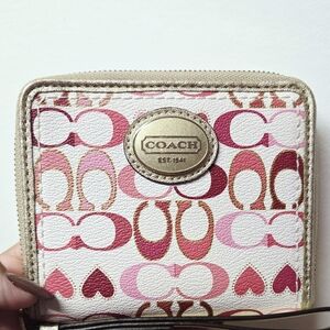Rare Vintage Coach Wallet With Heart Design